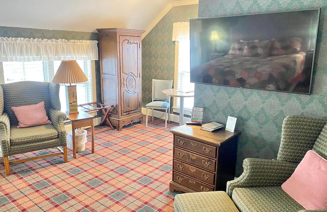 Harbor House Inn-1