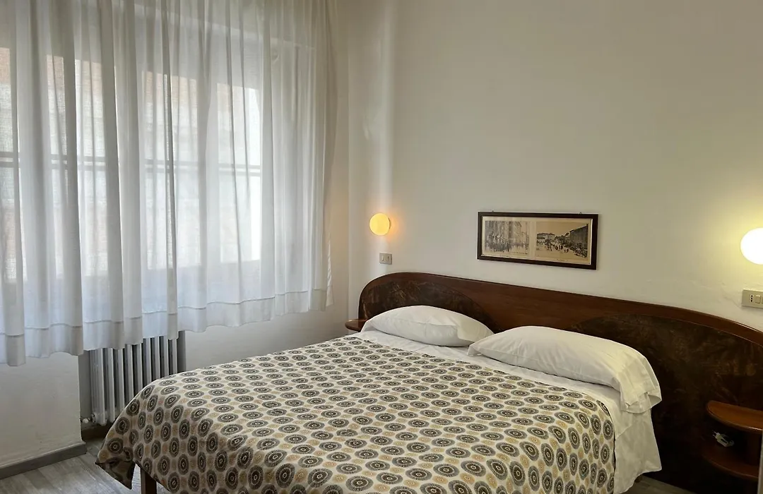 Hotel Cecile-1