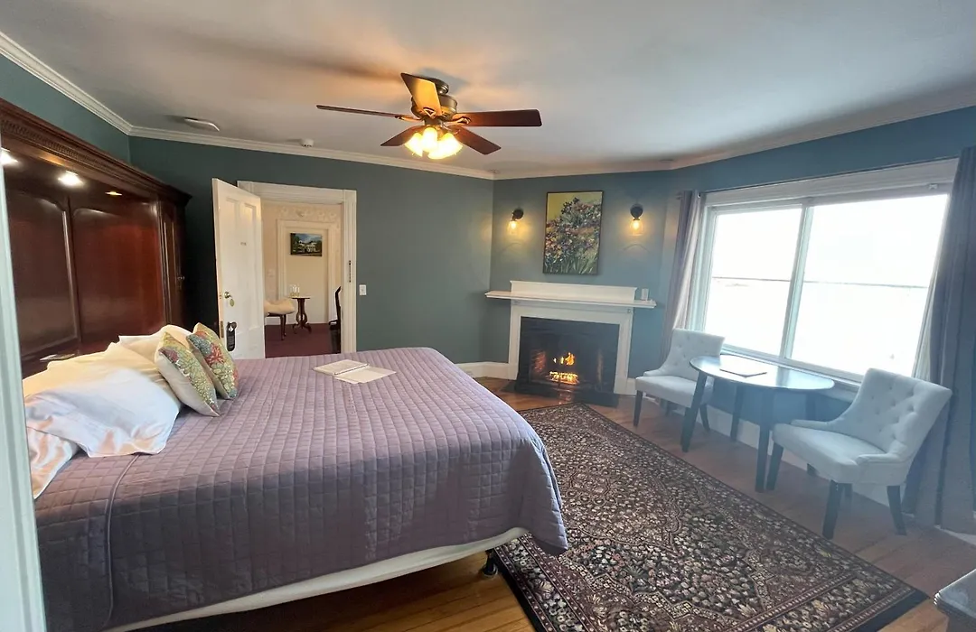 Saltair Inn Waterfront B&B-1