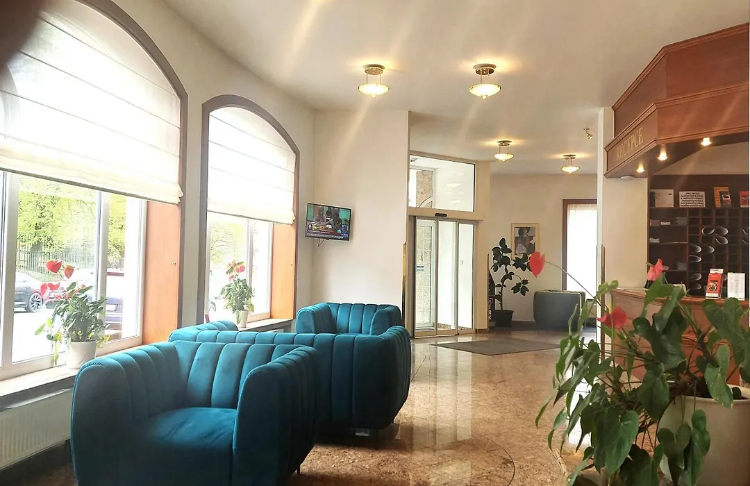 Hotel Avion-1