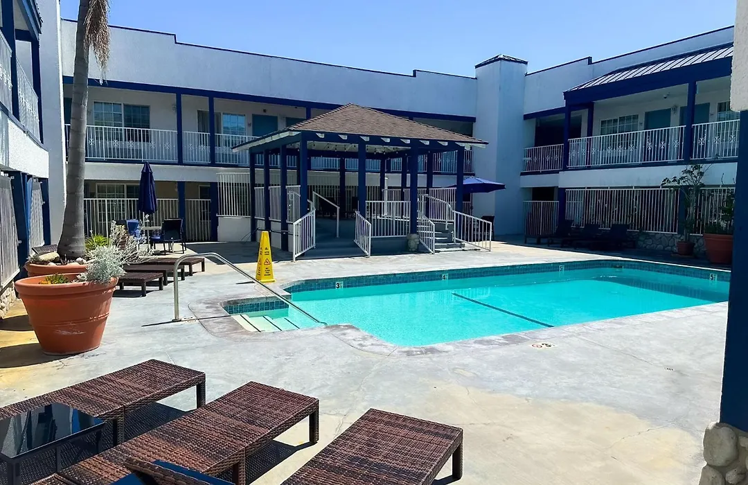Wave Hotel Manhattan Beach-1