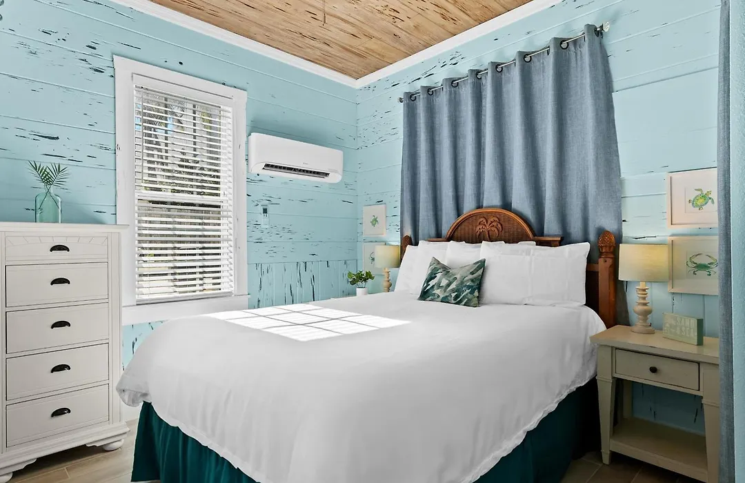 Parrot Beach Cottages Suite #2-1