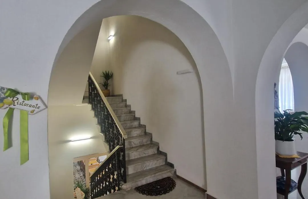 Hotel Dora-1