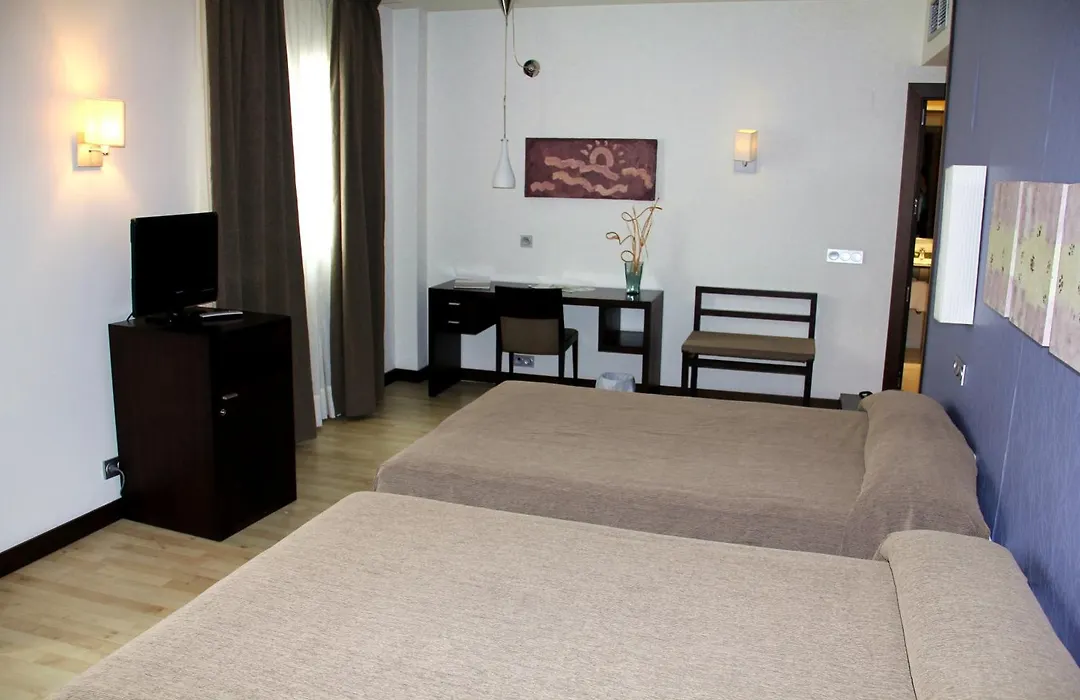 Hotel Puerta de Ocaña-1