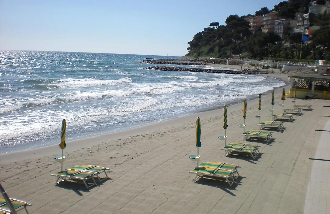 Hotel Mambo-1