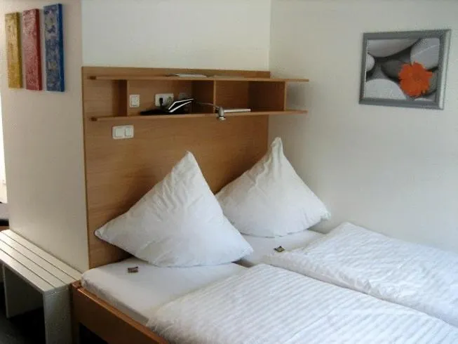 Apartment-Haus-1