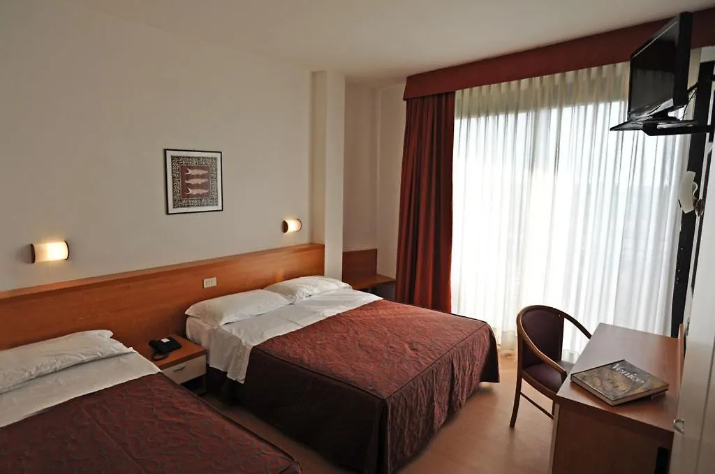 Hotel Fenix-1