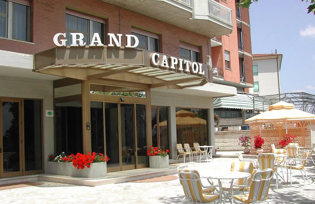 G. Hotel Capitol-1