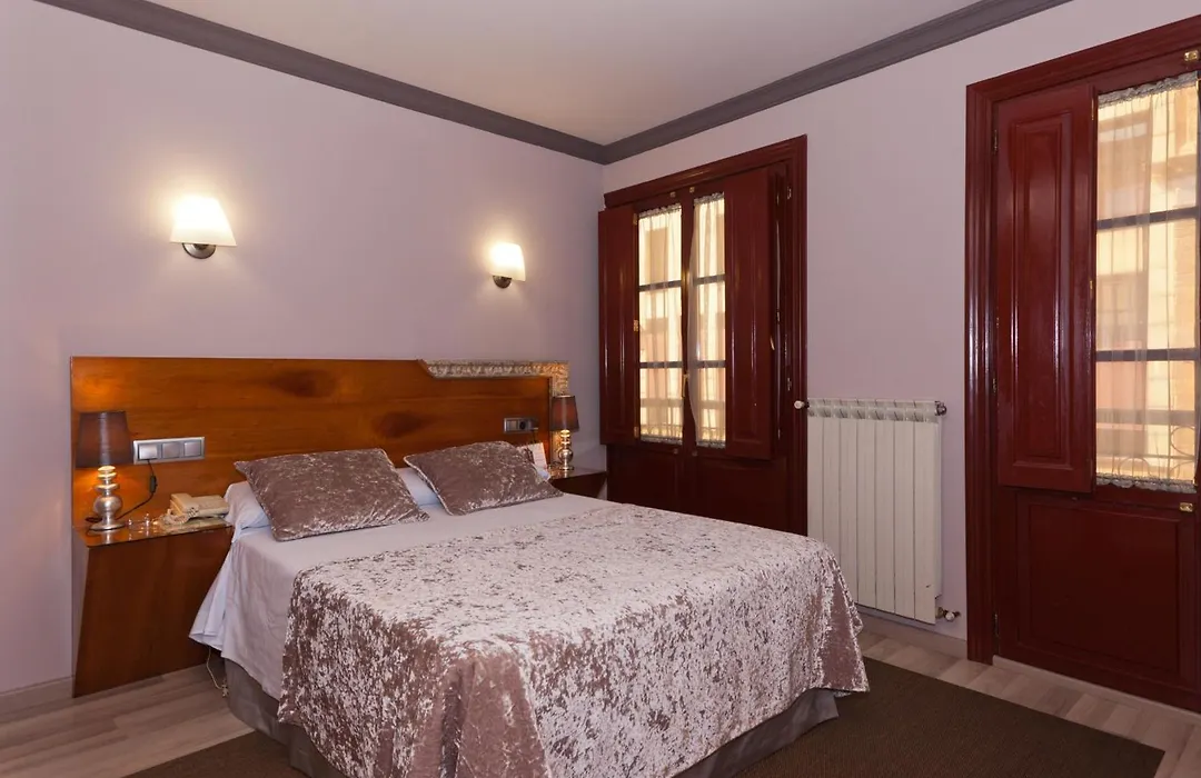 Hotel Vetusta-1