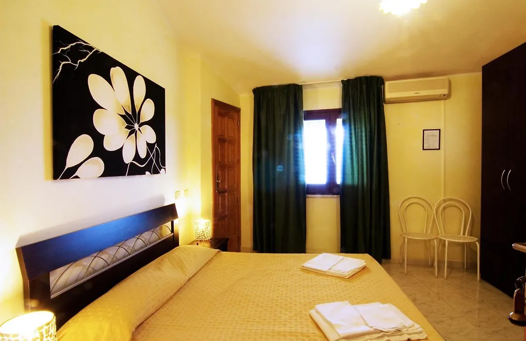 Hotel Paola-1