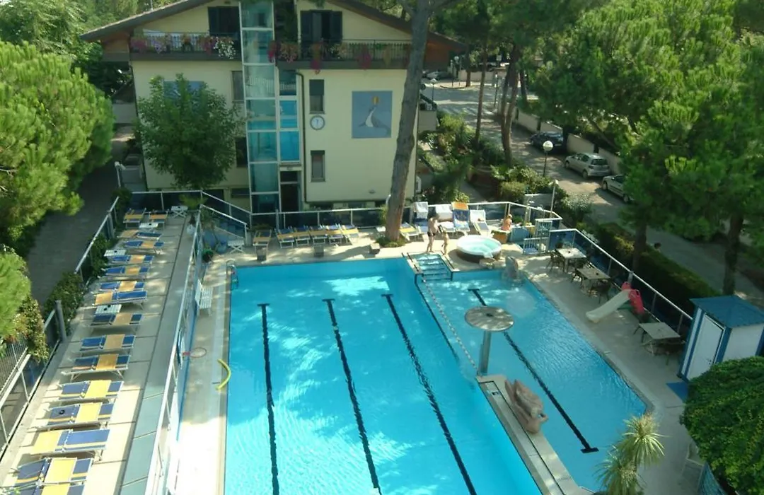 Hotel Flora-1
