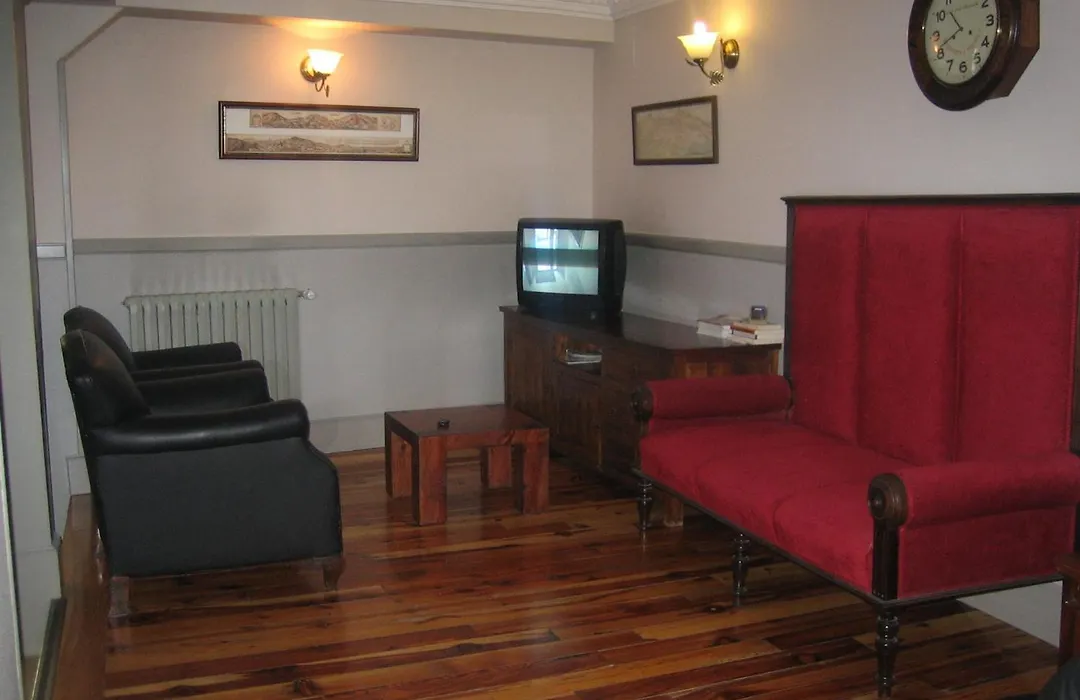 Hostal Canovas-1