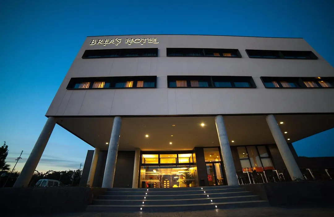 Brea'S Hotel-1