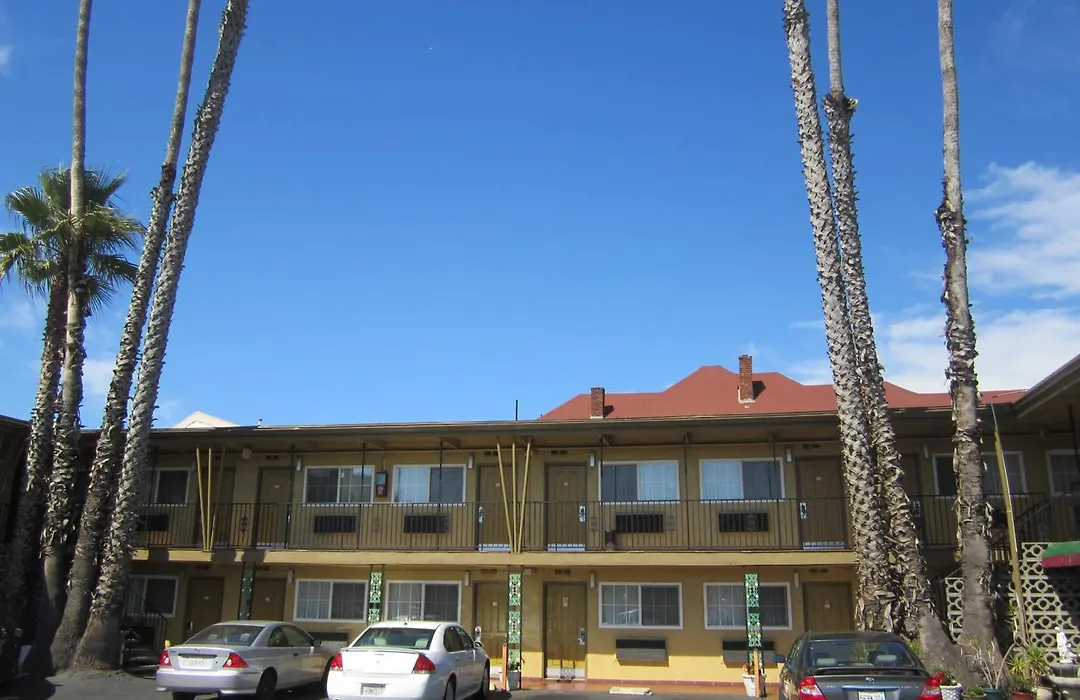 Civic Center Lodge / Lake Merritt Bart-1
