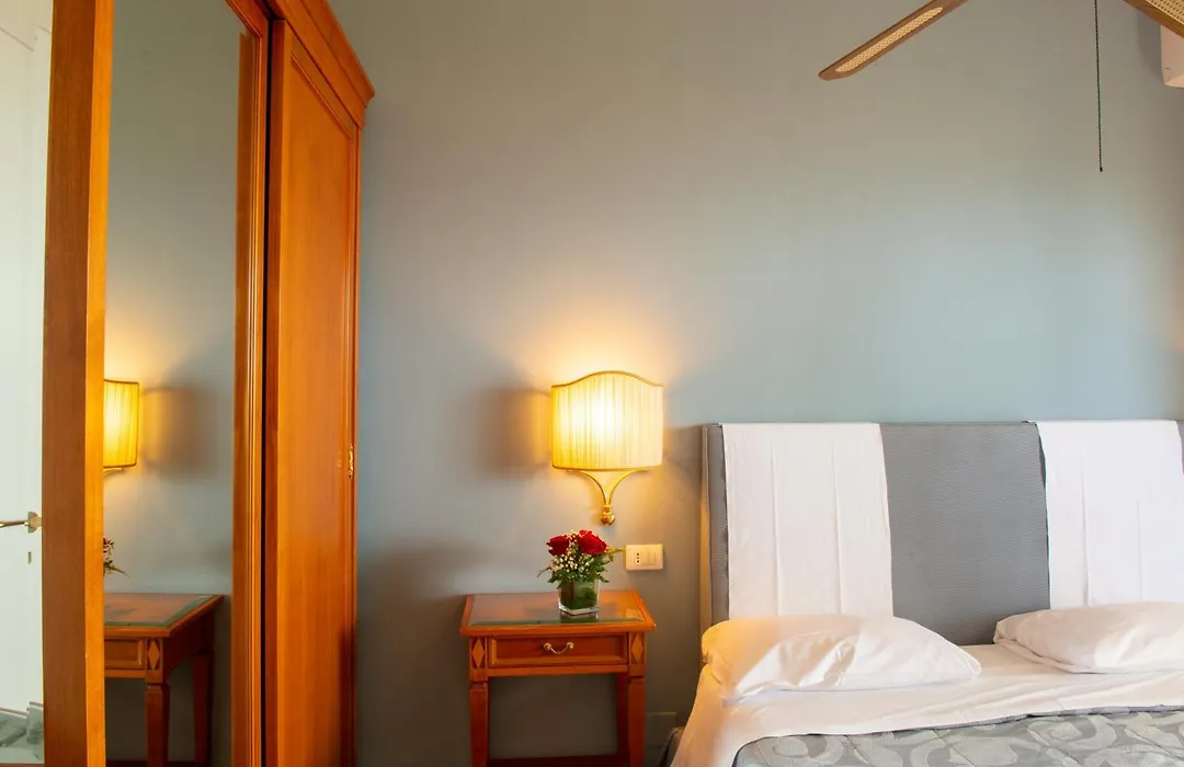 Hotel Sinuessa Terme-1