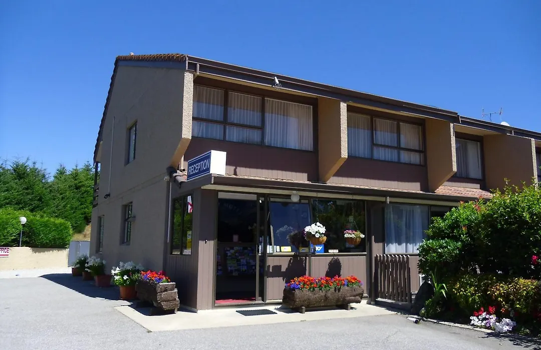 Fairway Motel & Apartments-1