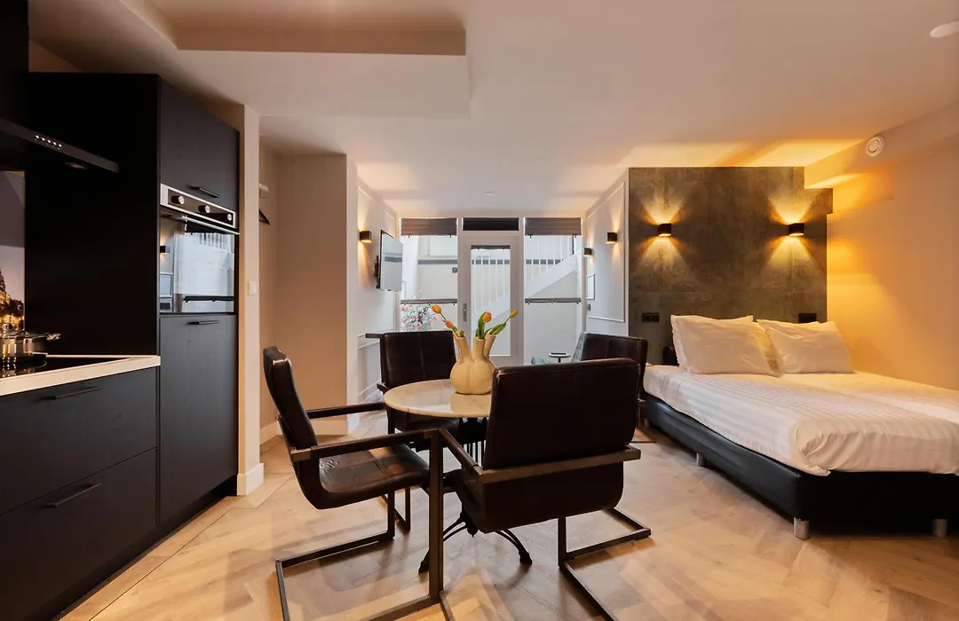 Midtown Hotel Royal Room-1