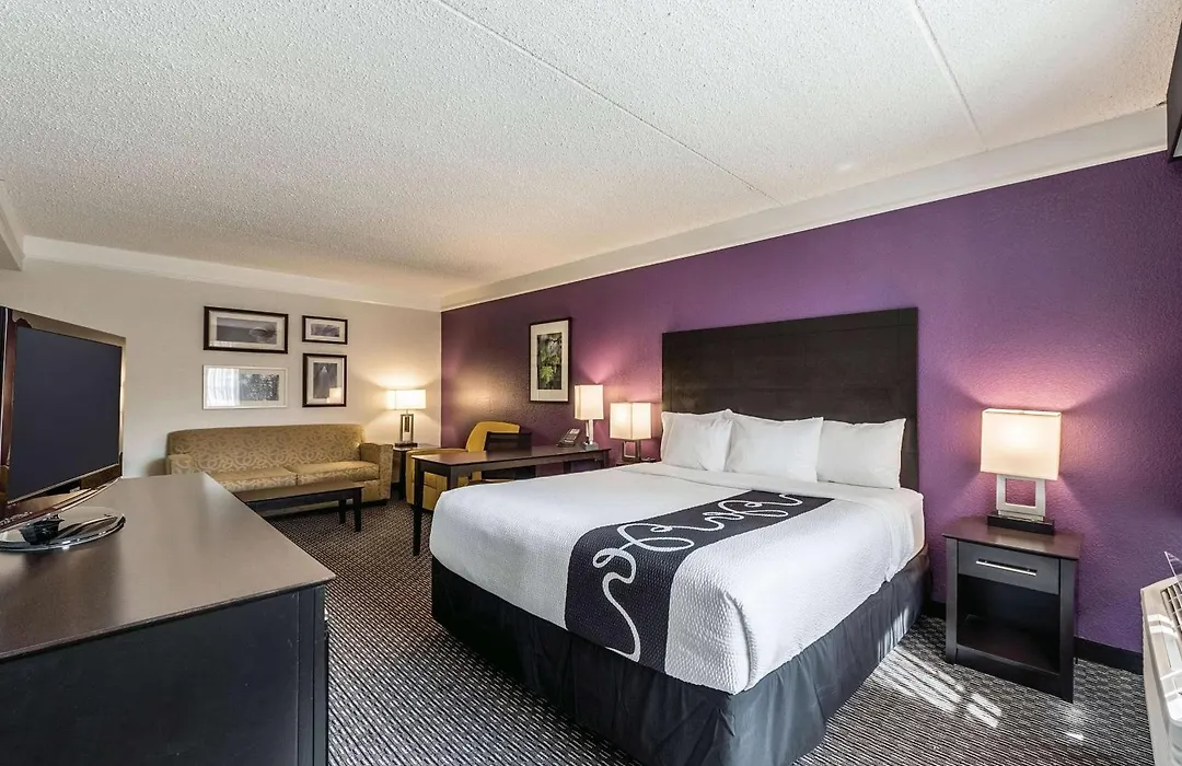 La Quinta Inn & Suites By Wyndham San Antonio Downtown-1