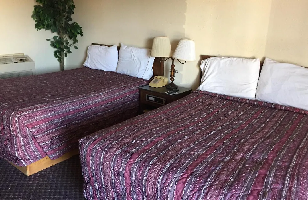 Rustic Motel Rolla-1