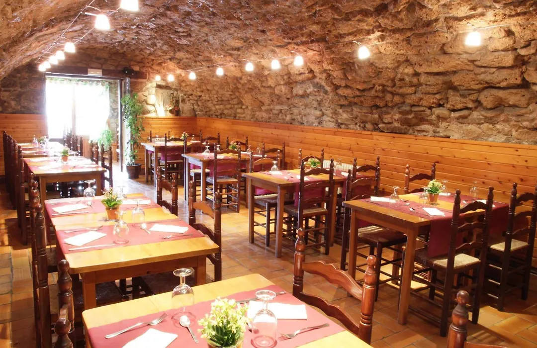 Hostal Els Roures-1