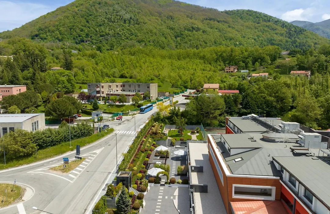 Bhotel-1