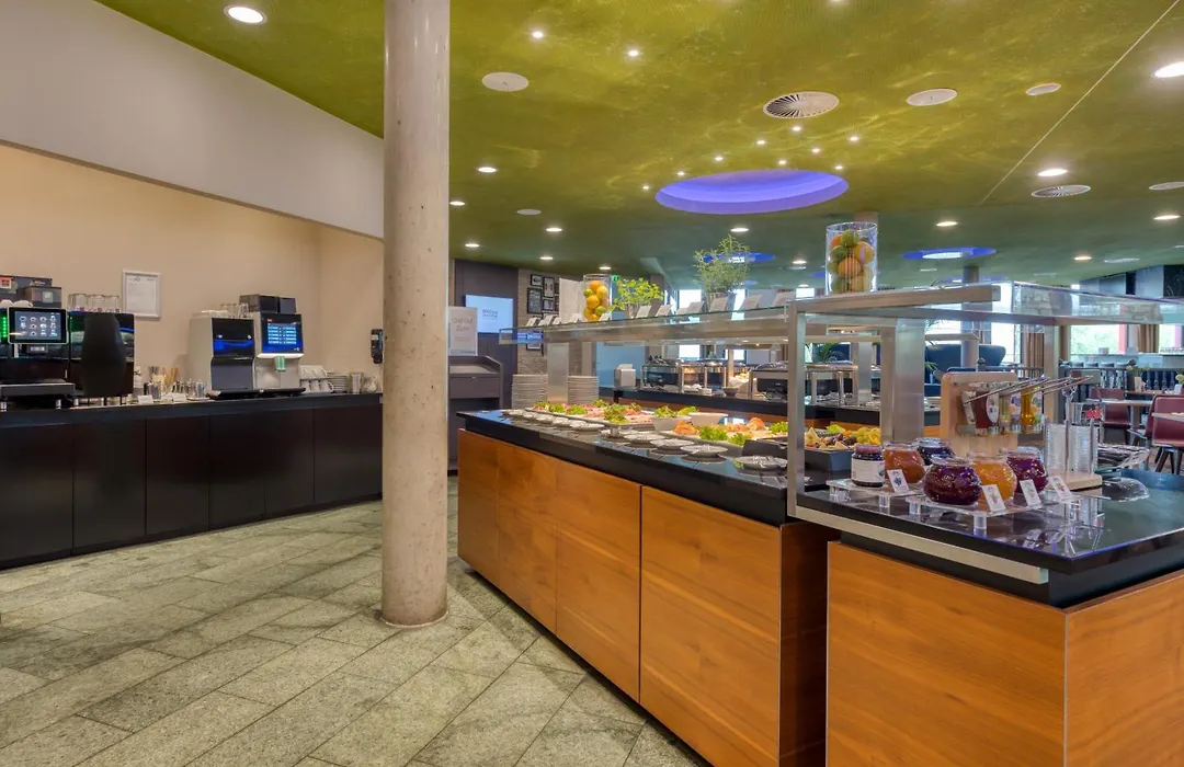 Hilton Garden Inn Stuttgart Neckarpark-1