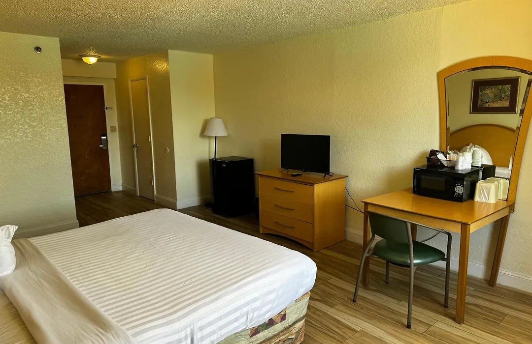 Monumental Movieland Hotel-1