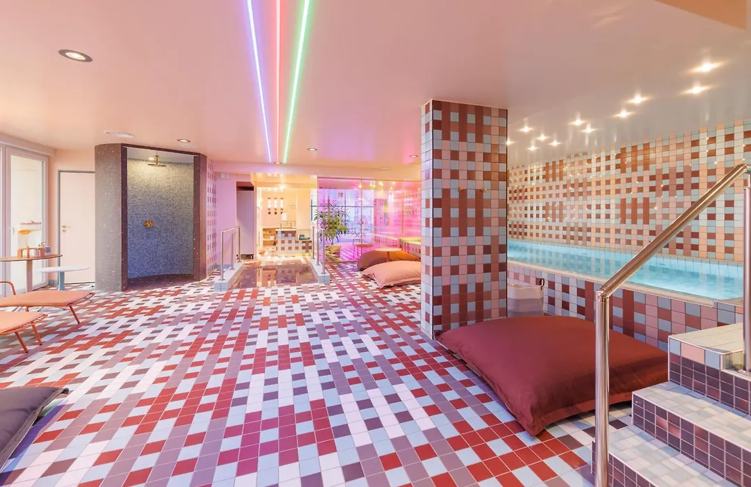 Aiden By Best Western Clermont-Ferrand - Le Magnetic Hotel & Spa-1
