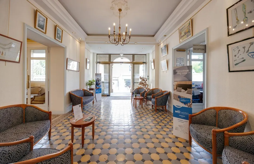Nouvel Hotel-1