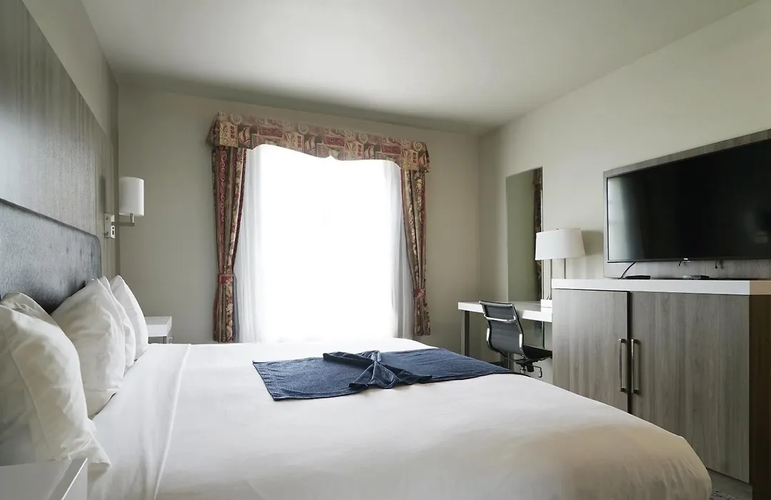 Bayvue Hotel, Resort & Suites-1