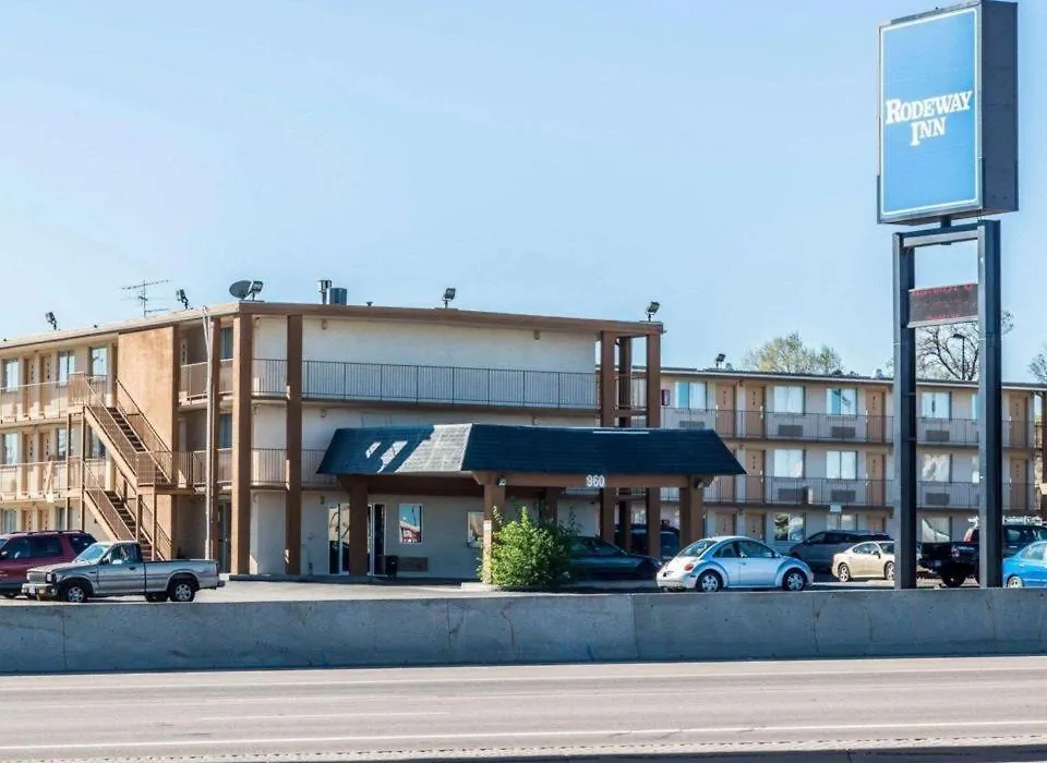 Rodeway Inn-1