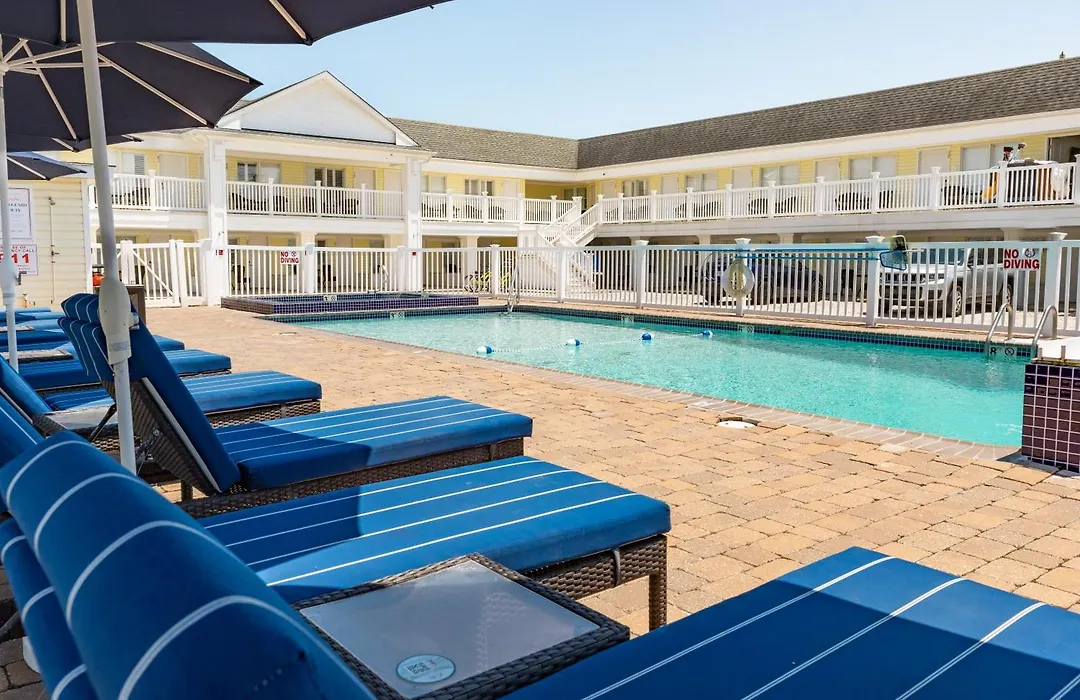 The Beach Club On Madison Avenue (Adults Only)-1