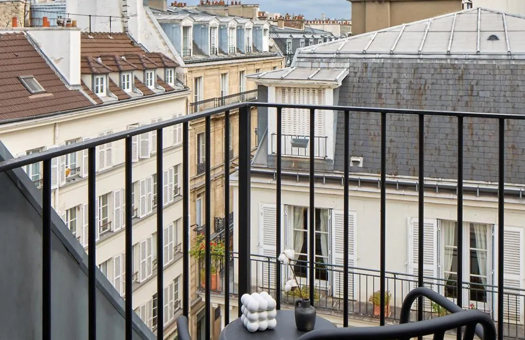 Hotel Elysee Secret-1