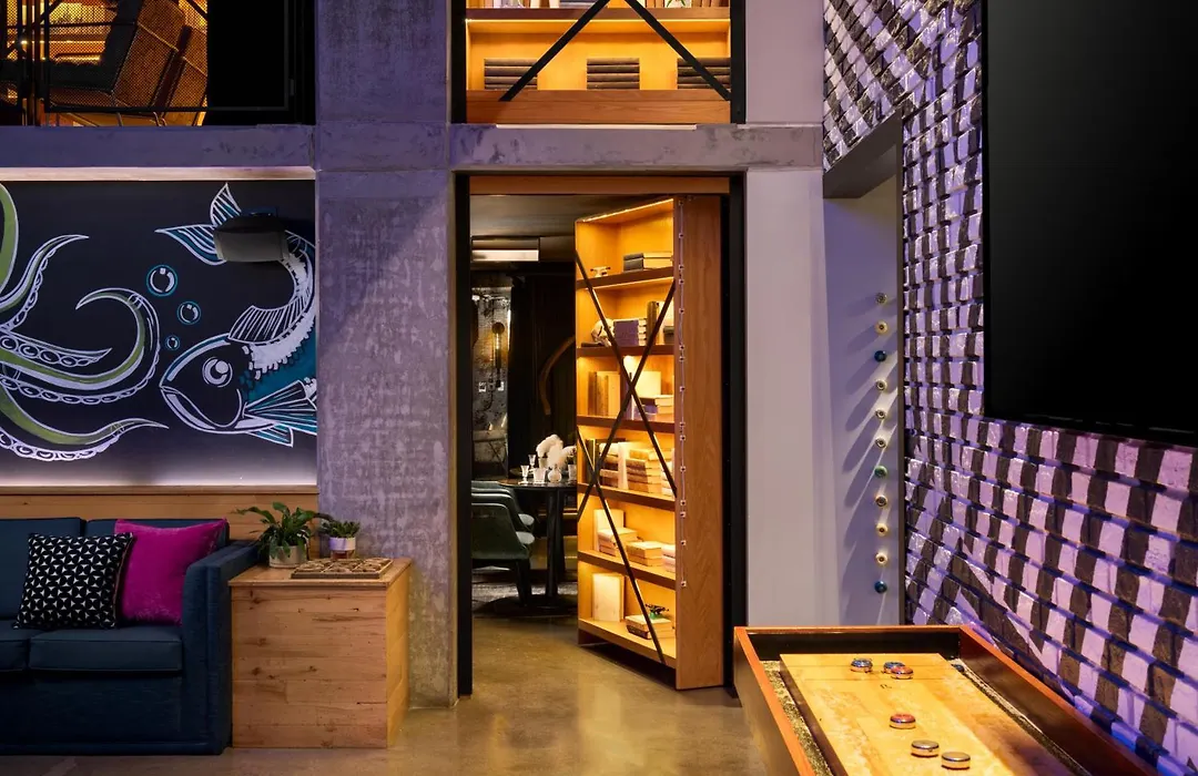 Moxy San Diego Gaslamp Quarter-1