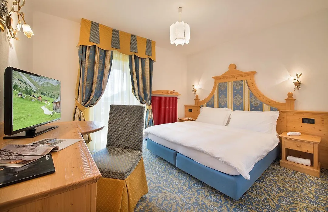 Hotel Cristallo-1