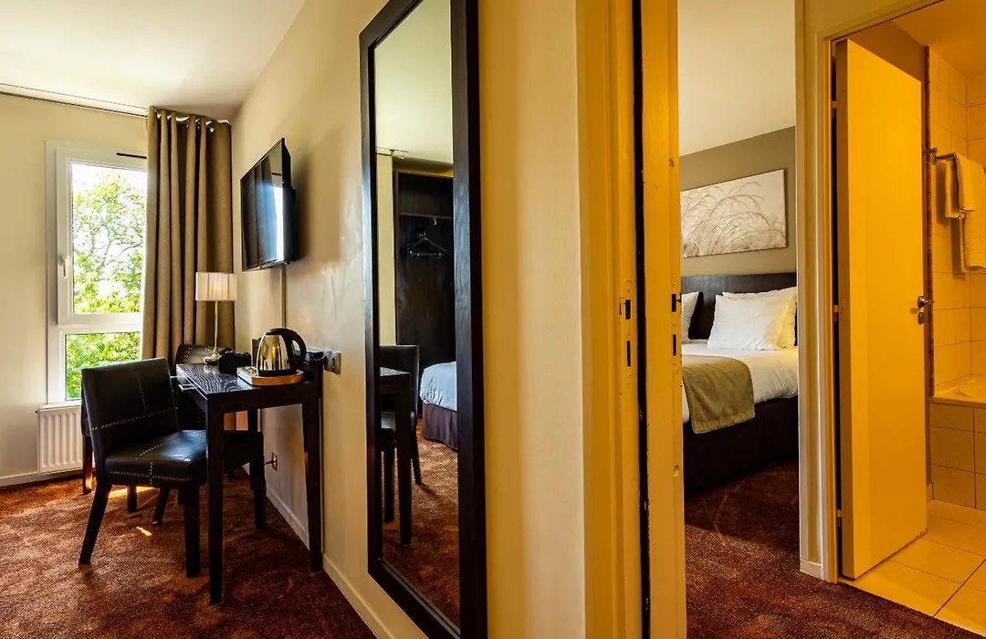 Logis Hostellerie D'Aussois-1