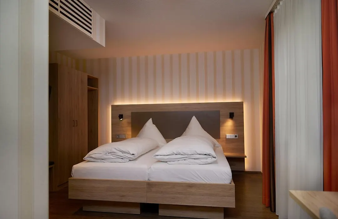 Hotel Zum Schiff-1