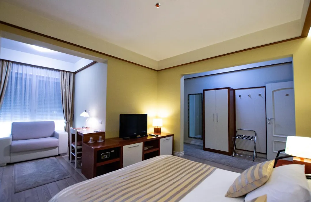 Hotel Sokrat-1