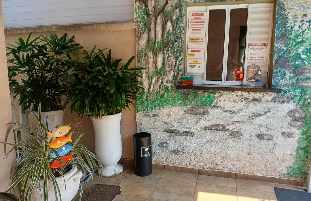 Pousada Parque Suites - Estacionamento e Piscina na Enseada-1