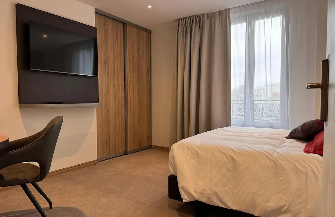 Brit Hotel De Grignan Vichy-1