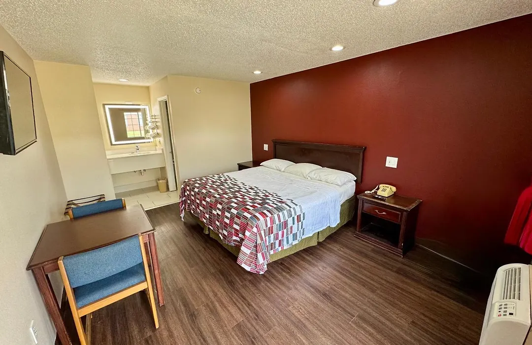Razorback Inn-1