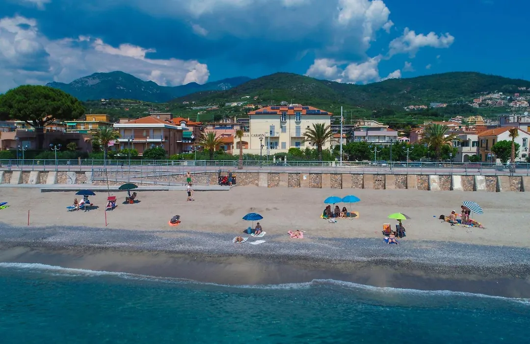 Residence Villa Carmen fronte mare a 50 mt-1