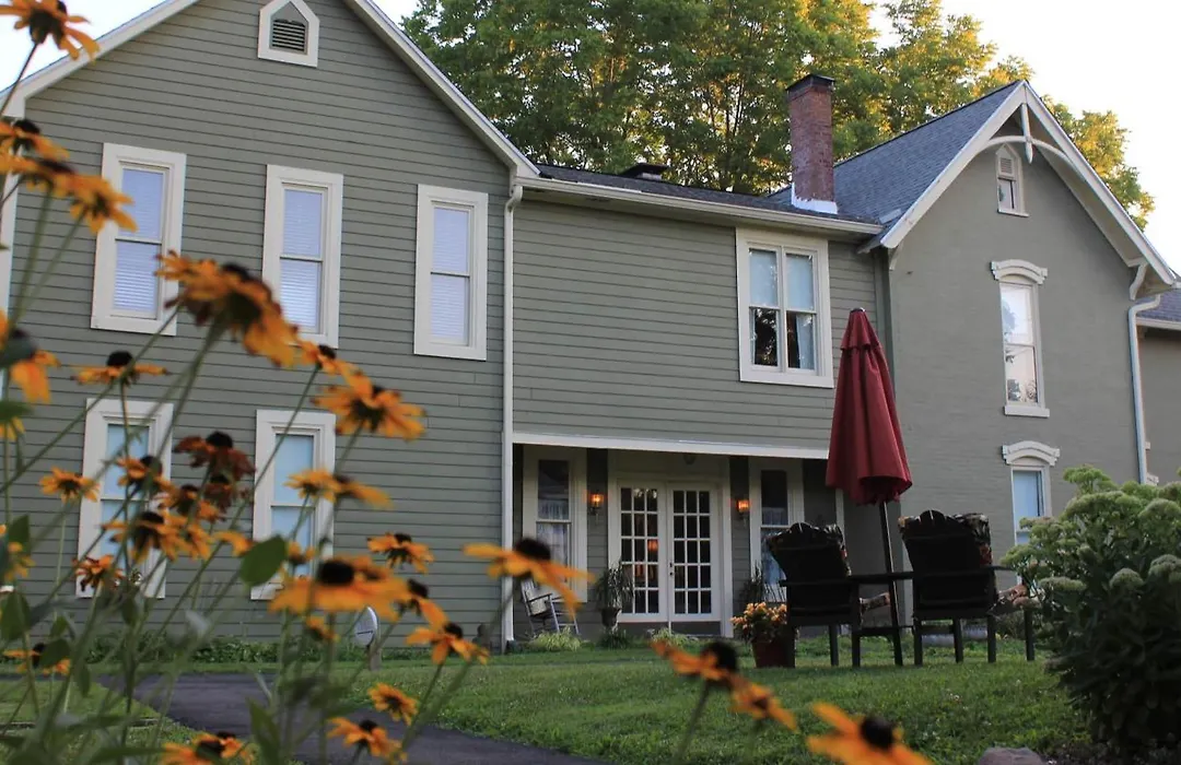 Prairie Guest House-1