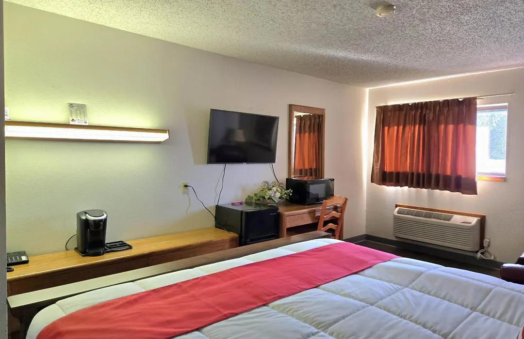 American Inn Ozark-1