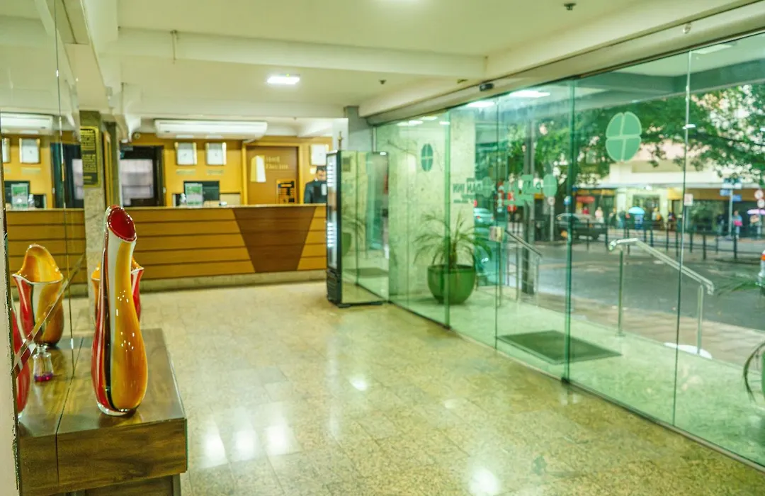 Hotel Dan Inn Express Porto Alegre -Fácil acesso ao Jockey Club - Show do Guns n Roses-1