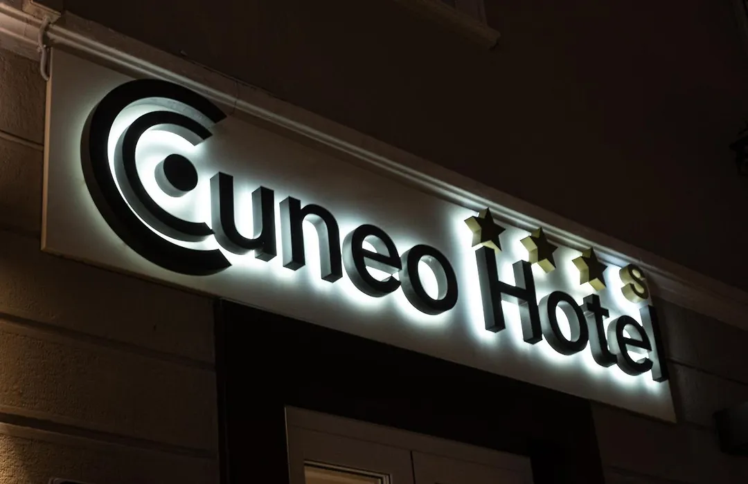 Cuneo Hotel-1