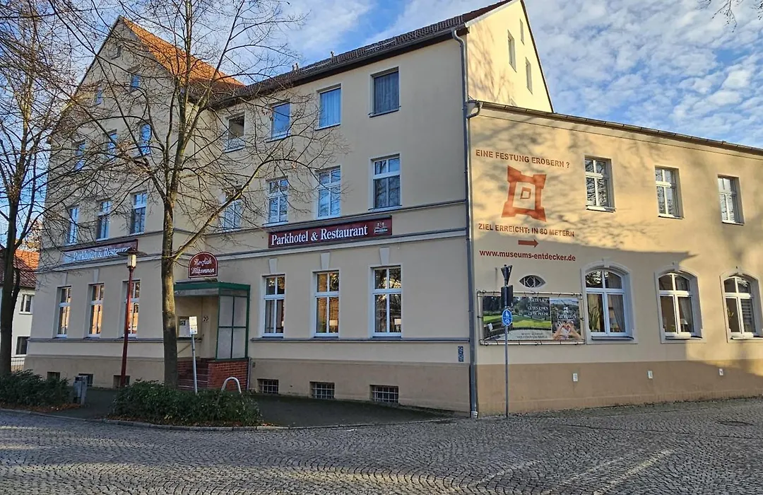 Parkhotel Senftenberg-1
