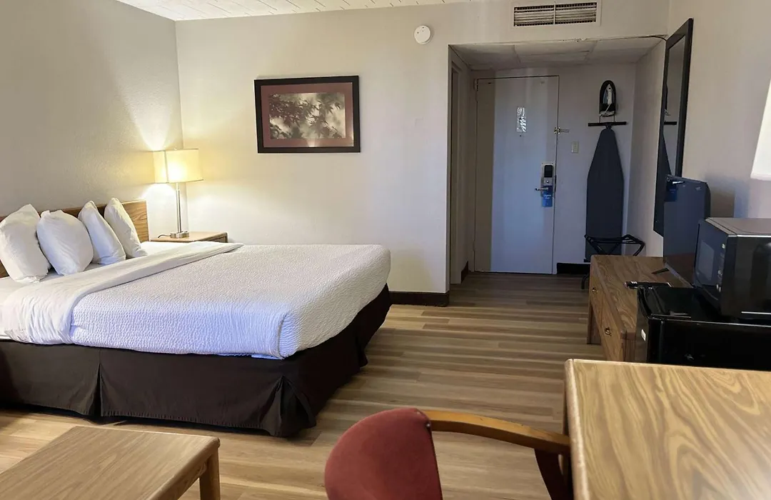 Days Inn By Wyndham Williamsport-1