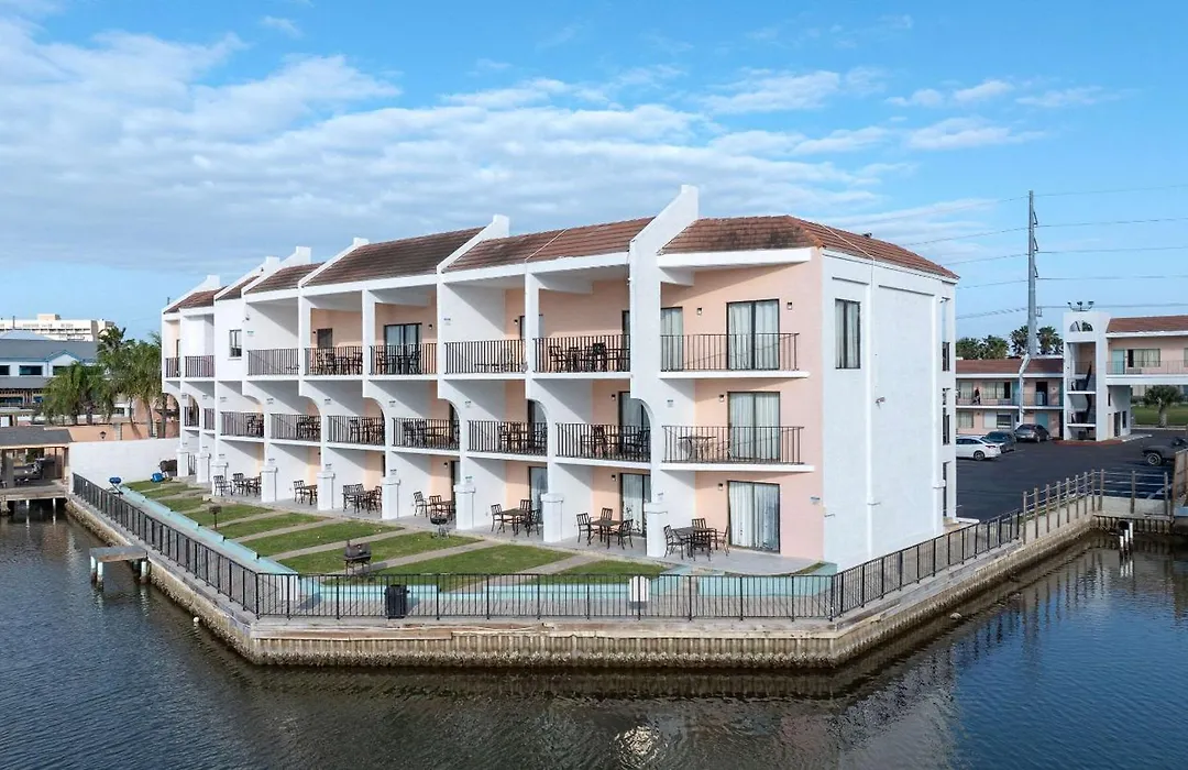 Windwater Hotel And Marina-1
