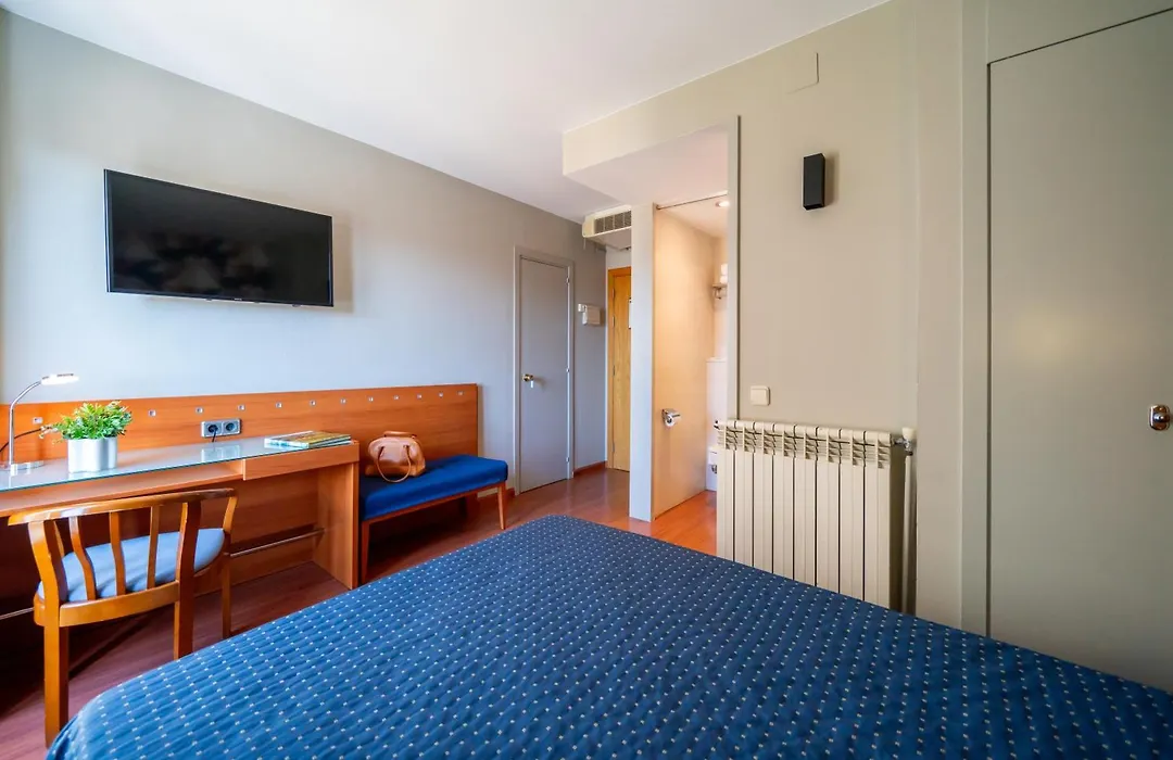 Hotel J. Balmes Vic-1
